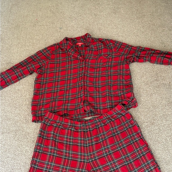Family Pajamas Women's 2-Pc.
Cotton Brinkley Plaid Notch-Collar - Picture 4 of 5